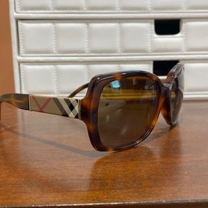 Burberry Sunglasses B4160